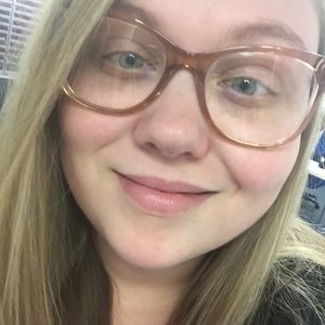 Meet your Posher, Courtney